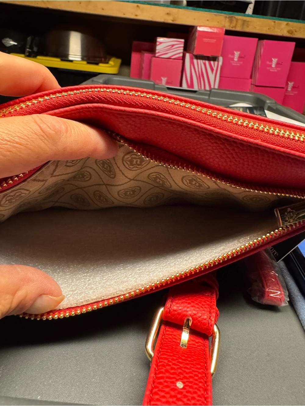 Nanette Lenore Red Pebbled Leather Wristlet Clutch - Stylish Everyday Carry - Picture 8 of 12